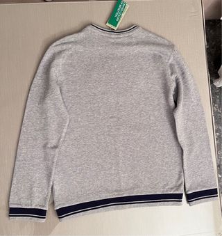 Sudadera Benetton Gris y Roja . A estrenar