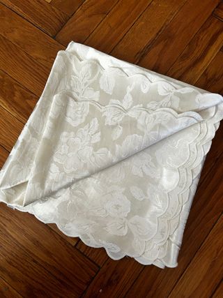 Tovaglia 110x110 cm disegno floreale