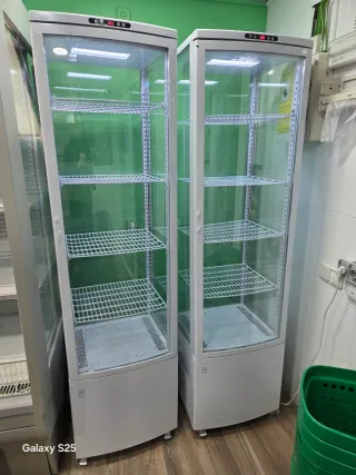 Frigoriferi espositivi refrigerati