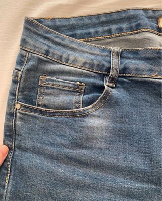 Tejanos con bordado floral