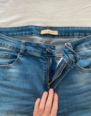 Tejanos con bordado floral