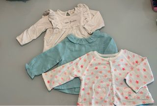 Lote 3 prendas bebé niña: 2 blusas y 1 chaqueta
