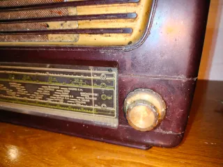 Radio Philips Antigua Marrón y Dorada