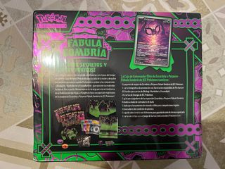 Caja Entrenador Élite Pokémon Fabula Sombría ESP