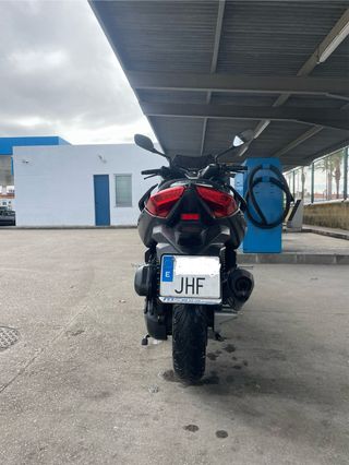 Yamaha X-Max 125