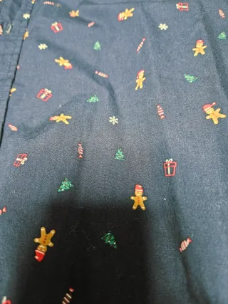 Camisa estampada navideña