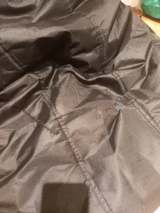 Puf negro de poliéster