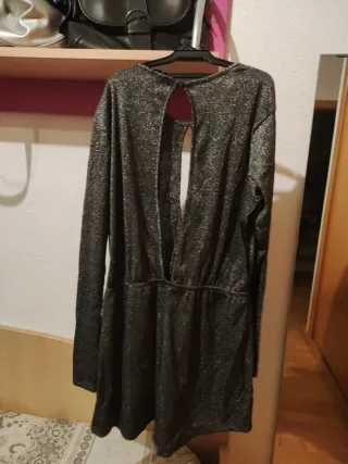 Mono fiesta gris brillante escote