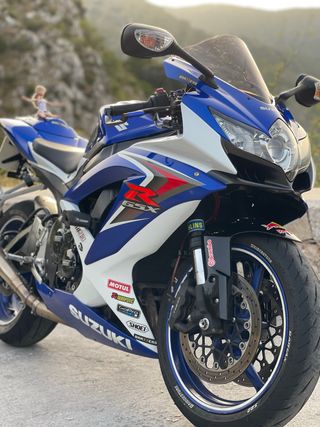 Suzuki GSXR 750 K8