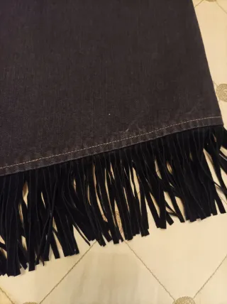 Falda vaquera con flecos ante