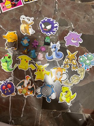 Pegatinas y Figuras Pokemon