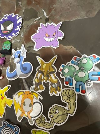 Pegatinas y Figuras Pokemon