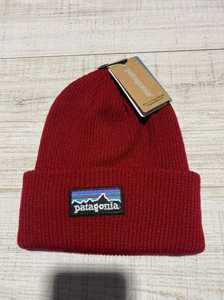 Berretto Patagonia bordeaux prezzo finale non scontato