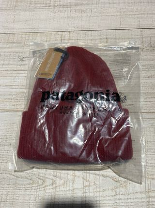 Berretto Patagonia bordeaux prezzo finale non scontato