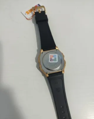 Reloj SKMEI Digital Dorado y Negro