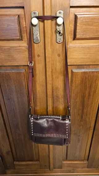 Bolso Zara Piel Tachuelas granate