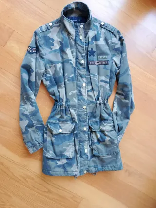 Cazadora camuflaje Stradivarius Talla S