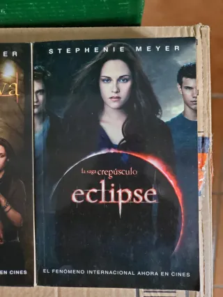 Crepúsculo. Luna nueva. Eclipse