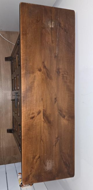 Aparador de madera rústico