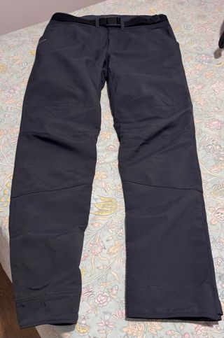 Pantalón cálido Quechua.