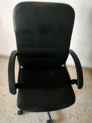 Silla de oficina con ruedas