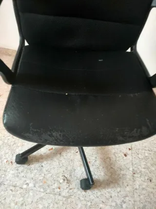 Silla de oficina con ruedas