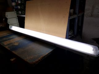 Luminaria fluorescente 58W + 2 tubos