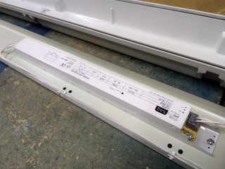 Luminaria fluorescente 58W + 2 tubos