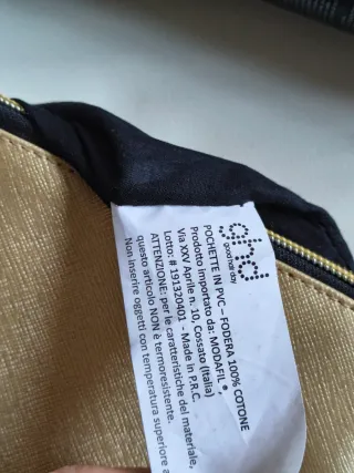 Pochette GHD oro e lacca Final Fix hairspray