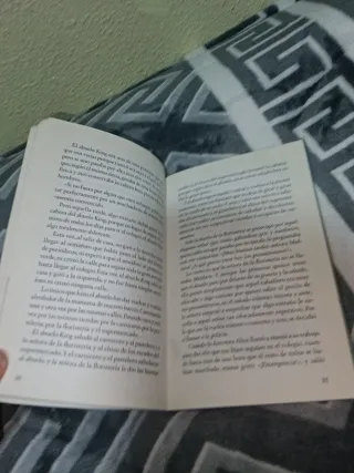 Lady Scarlet y la fantástica historia de la niñ...