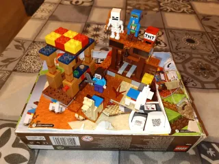 LEGO Minecraft 21167 Il Posto di Scambio