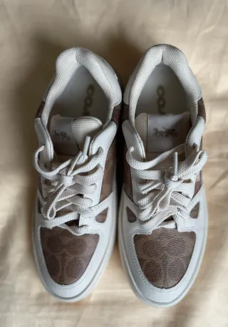 Zapatos Coach Marrones y Blancos