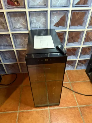 Vinoteca Taurus Negra