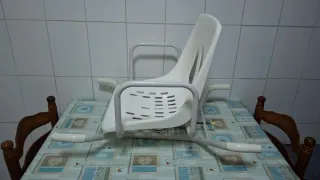 Silla de de baño para persona mayor.