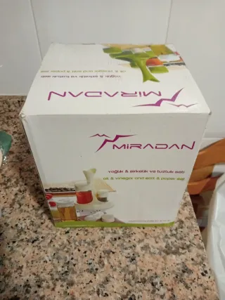 Set di contenitori per olio, aceto, sale e pepe