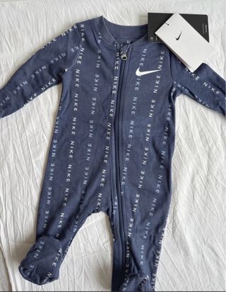 Pelele Nike bebé 3-6 meses