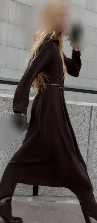 Vestido midi negro con cinturón