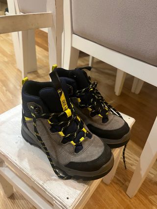 Botas de montaña niño azul y gris