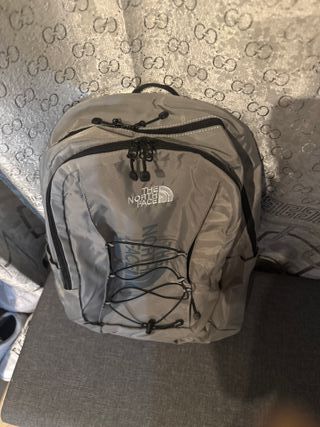 Mochila The North Face Gris