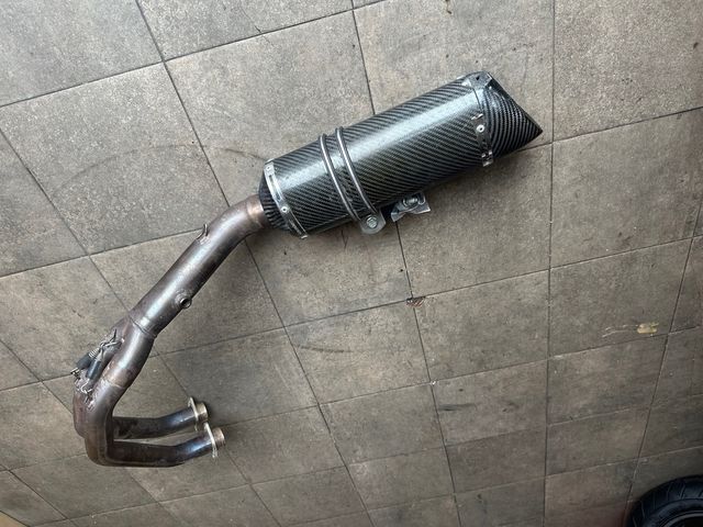 Escape Yamaha MT-07 Carbono Homologado