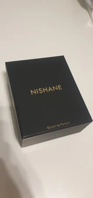 Nishane Extrait de Parfum Caja Negra Dorada, LEER!