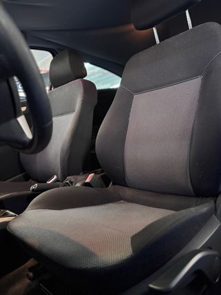 OPEL ASTRA GTC 2009 81.000 km Etiqueta C