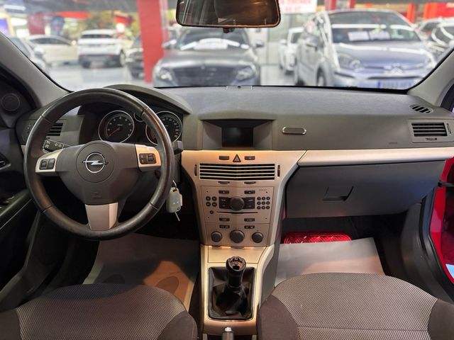 OPEL ASTRA GTC 2009 81.000 km Etiqueta C