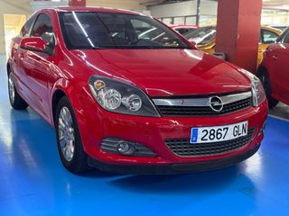 OPEL ASTRA GTC 2009 81.000 km Etiqueta C