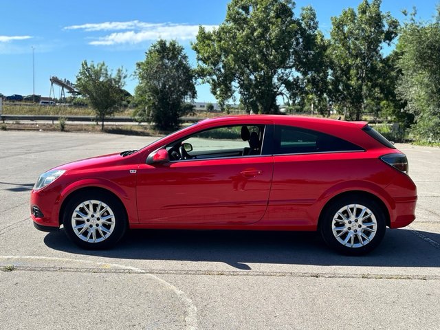 OPEL ASTRA GTC 2009 81.000 km Etiqueta C