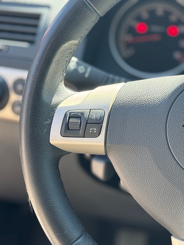 OPEL ASTRA GTC 2009 81.000 km Etiqueta C