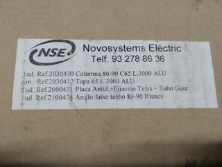 Columna aluminio para cableado oficinas