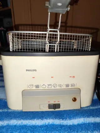 Freidora Philips con cesta.