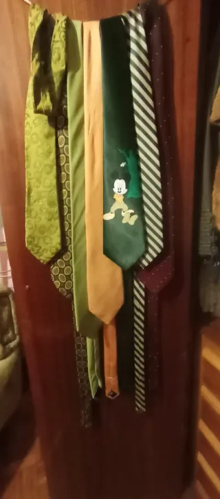 Corbatas de firma. Muchos colores con firma los 90