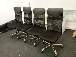 4 Sillas de Oficina/Escritorio Negras